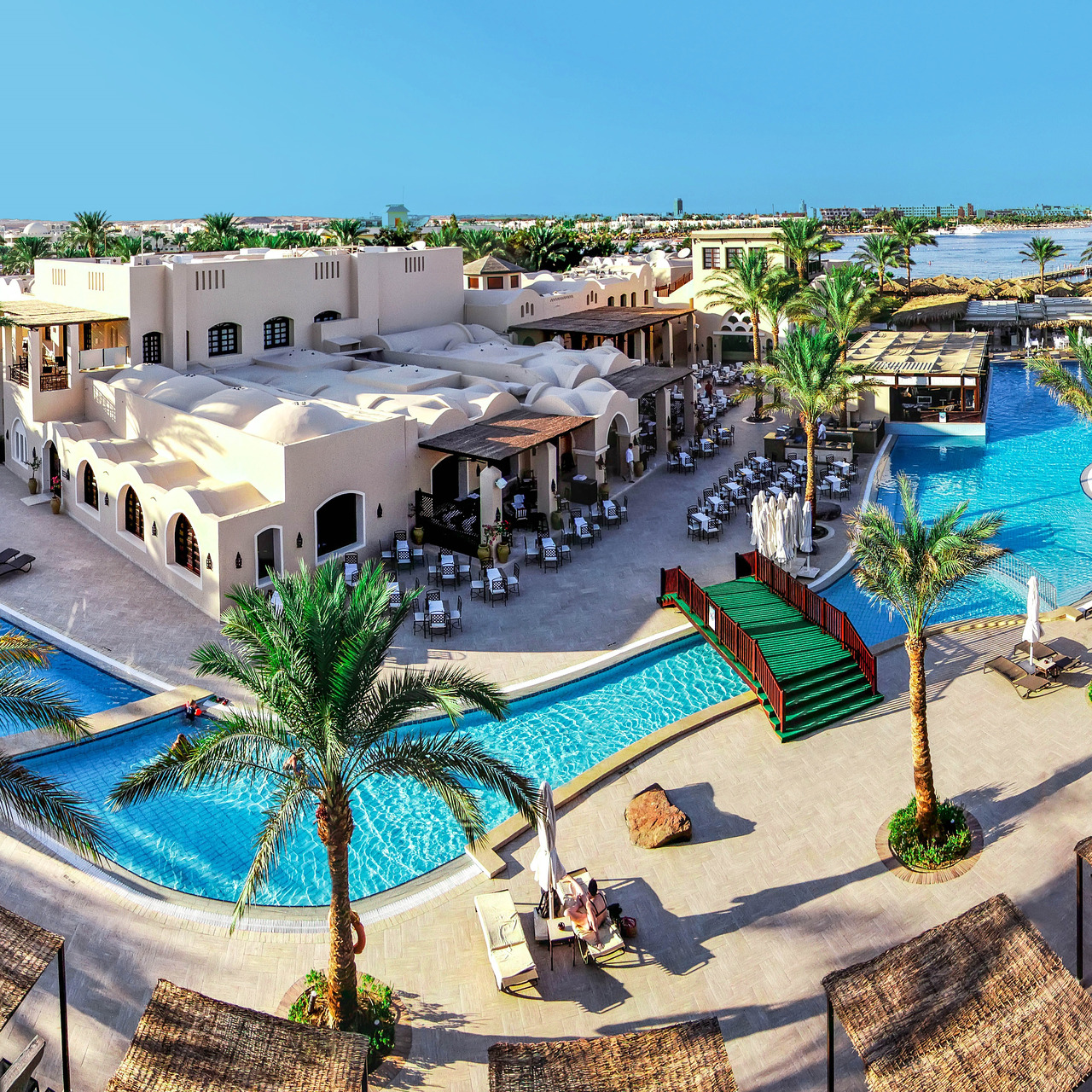 Молодой и современный